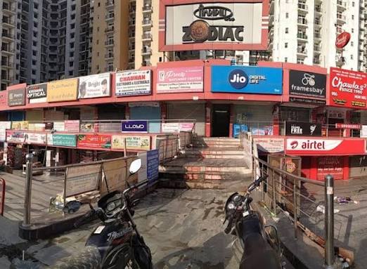 Noida sector 76 Market - Noida sector 76 Market H98J+JMH, Amrapali Princely Estate, Sector 76, Noida, Uttar Pradesh 201316, India
