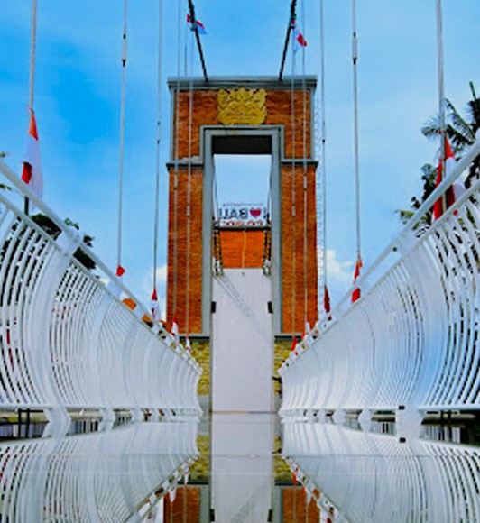 Jembatan kaca Bali Tegenungan /Bali Glass Bridge Main entrance
