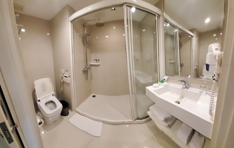 Mandarin Hotel Bangkok, managed by Centre Point - Mandarin Hotel Bangkok, managed by Centre Point, 662 Thanon Rama IV, Khwaeng Maha Phruttharam, Khet Bang Rak, Krung Thep Maha Nakhon 10500, Thailand