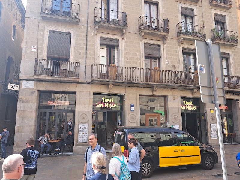 Free Walking Tours Barcelona - Free Walking Tours Barcelona, Avinguda del Paral·lel, 36, 6, 1, Ciutat Vella, 08001 Barcelona, Spain