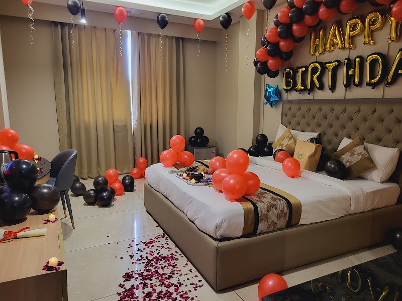Infinity Stays - Hotel Near Medanta - Infinity Stays - Hotel Near Medanta Plot no. 15, near Medanta hospital, Medicity, Islampur Colony, Sector 38, Gurugram, Haryana 122018, India