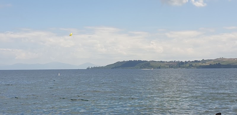 Sails on the Lake - Sails on the Lake 138 Lake Terrace, Taupō 2730, New Zealand