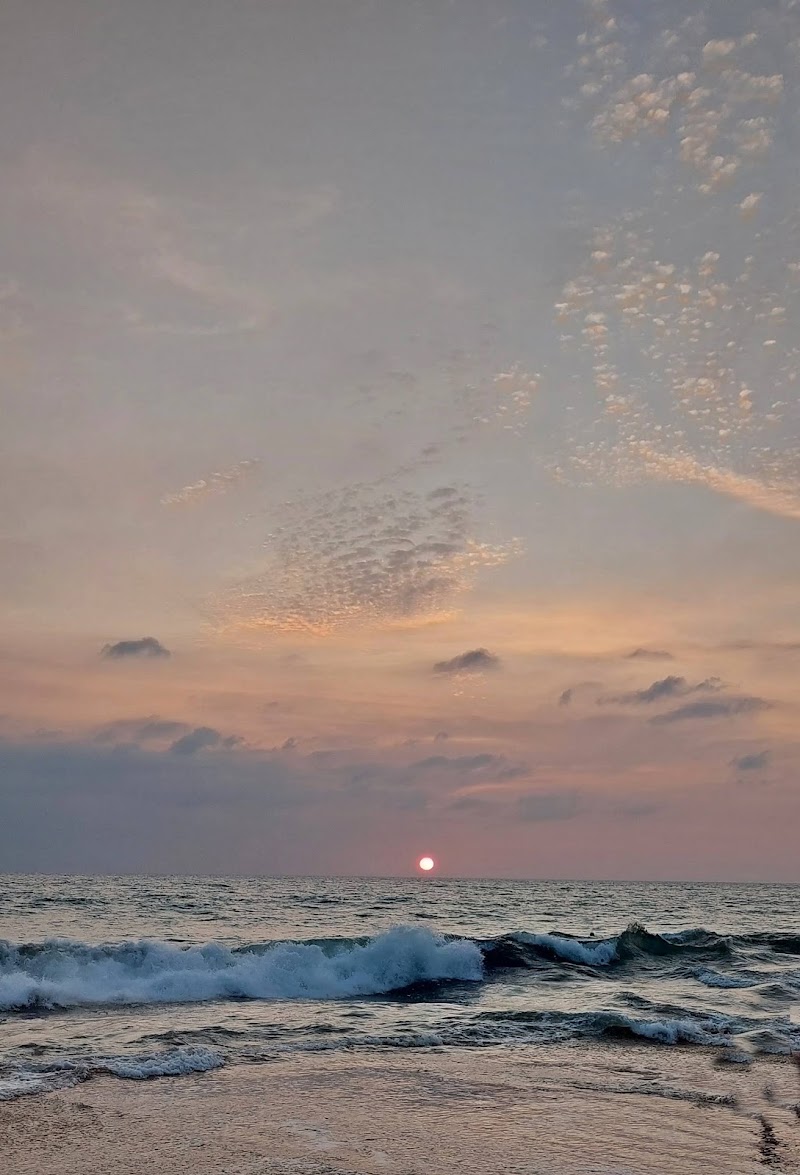 Ahungalla Beach - Ahungalla Beach, 826J+5GR, Rajapaksha Mawatha, Ahungalla 80562, Sri Lanka