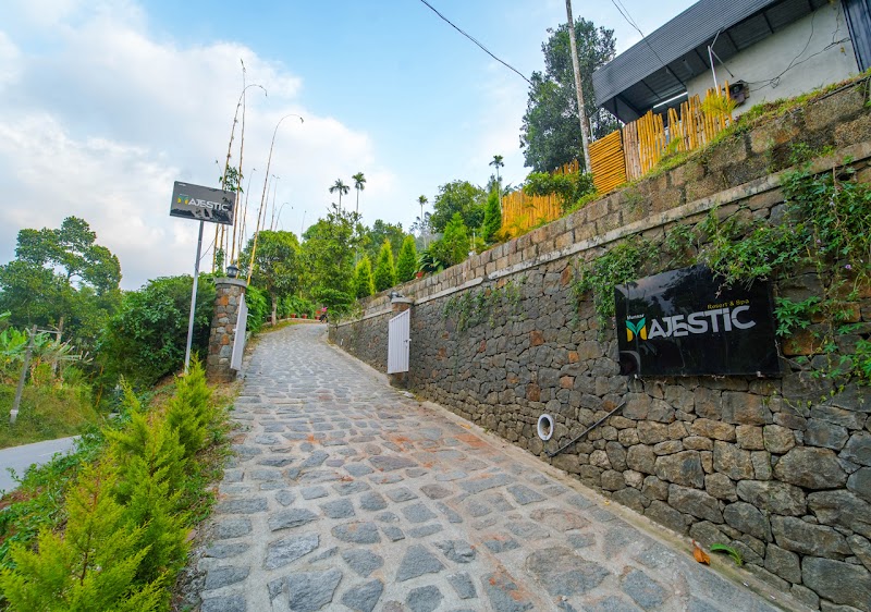 Munnar Majestic Resort - Munnar Majestic Resort Anachal - Kunchithanny Rd, Kunchithanny, Kerala 685565, India