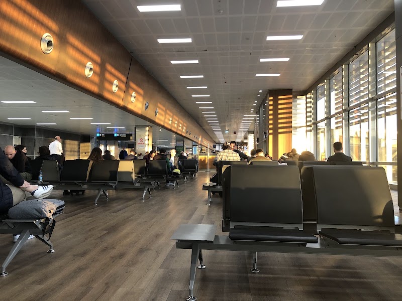 Sabiha Gökçen International Airport - Sabiha Gökçen International Airport Sanayi, 34906 Pendik/İstanbul, Türkiye