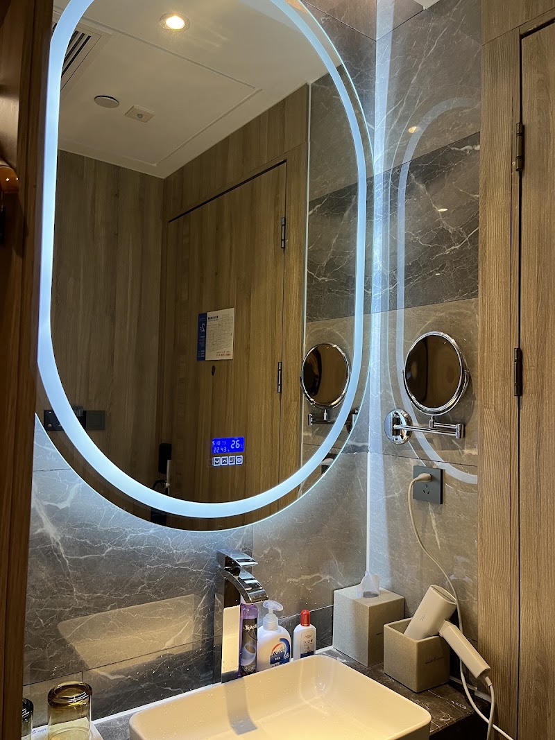 Naive S Hotel - Naive S Hotel China, Shen Zhen Shi, Nan Shan Qu, Yue Hai Jie Dao, Nanyou, Chuang Ye Lu, 82号社区 CN Guangdong 深圳 南商路 邮政编码: 518000