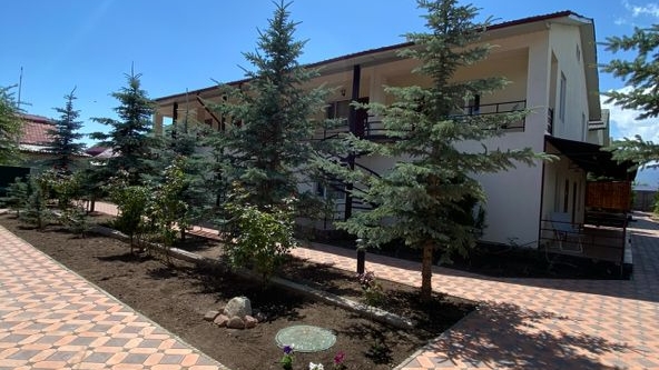 Гостевой дом Sun house Чолпон-Ата - Гостевой дом Sun house Чолпон-Ата, Аллея Айтматова 5а/2 Чолпон Ата, Cholpon-Ata 722125, Kyrgyzstan