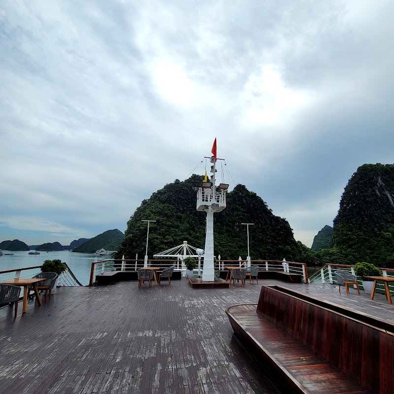 Lux Cruises Lounge - Lux Cruises Lounge, Tuan Chau, Quang Ninh, Vietnam