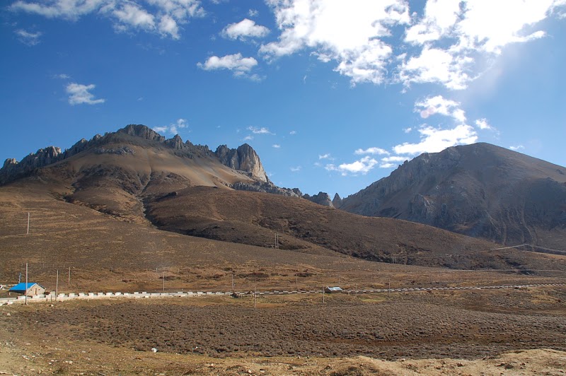 Baimang Snow Mountain - Baimang Snow Mountain, 9XV8+932, Deqen, Diqing Tibetan Autonomous Prefecture, Yunnan, China, 674599