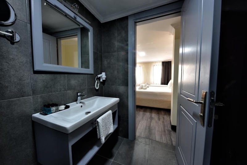 Almina inn Hotel - Almina inn Hotel, Saraç İshak mah. Mithatpaşa cad, Beyazıt, Mollabey Sk. no:12/1 34126, 34126 Fatih/İstanbul, Türkiye