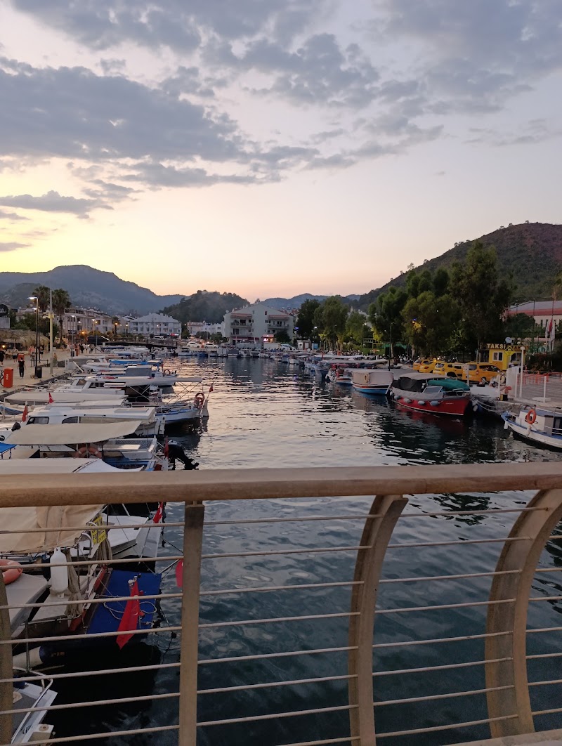 Barlar Sokağı - Barlar Sokağı Tepe, 35. Sk. No:18, 48700 Marmaris/Muğla, Türkiye