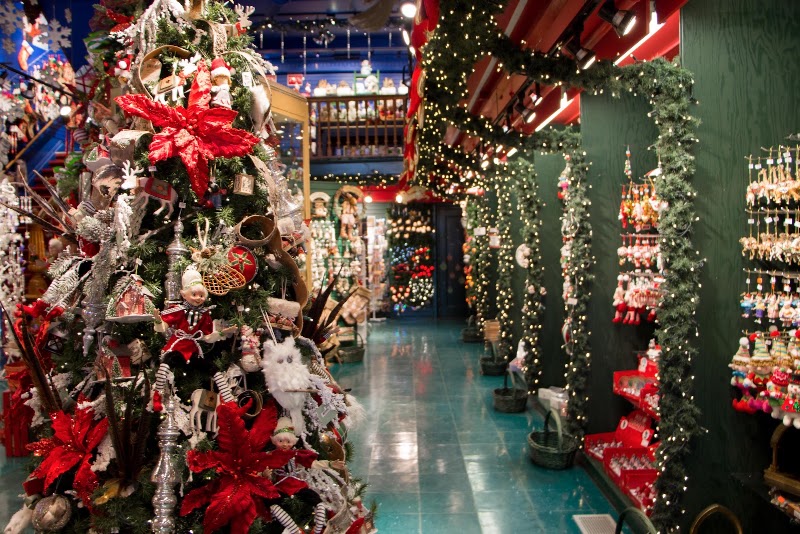 La Boutique de Noël de Québec - La Boutique de Noël de Québec, 47 Rue De Buade, Québec, QC G1R 4A2, Canada