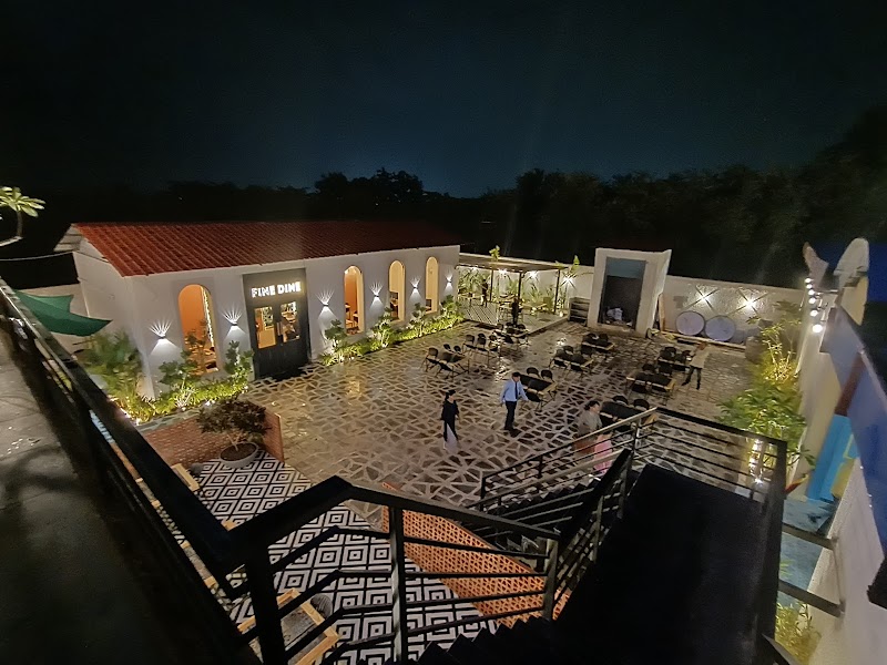 The Circle Lounge - The Circle Lounge 6766+65C, Durg, Bhilai, Chhattisgarh 491001, India