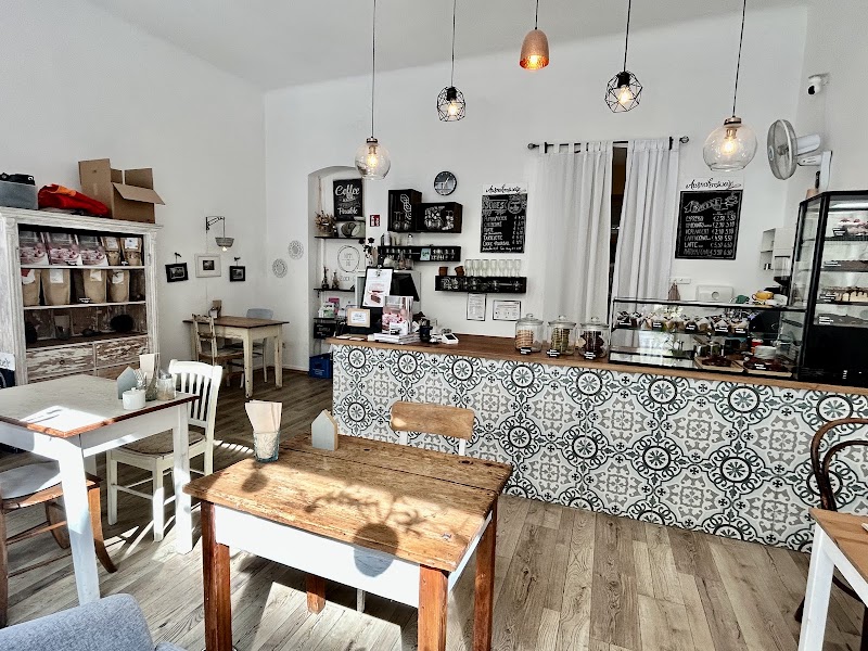 ausnahmsweise - Café für vegane, glutenfreie Kuchen - ausnahmsweise - Café für vegane, glutenfreie Kuchen, Hofmühlgasse 18/5, 1060 Wien, Austria