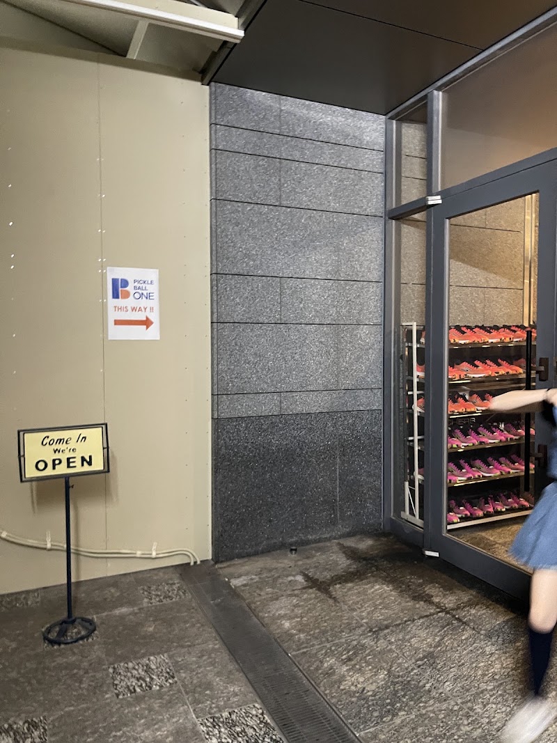 ピックルボールワン銀座新橋【東京都内初の都市型インドアピックルボール専用コート＆ショップ】/ PICKLEBALL ONE GINZA SHIMBASHI - ピックルボールワン銀座新橋【東京都内初の都市型インドアピックルボール専用コート＆ショップ】/ PICKLEBALL ONE GINZA SHIMBASHI, Japan, 〒100-0011 Tokyo, Chiyoda City, Uchisaiwaichō, 1-chōme−5−２ 平和ビル B1