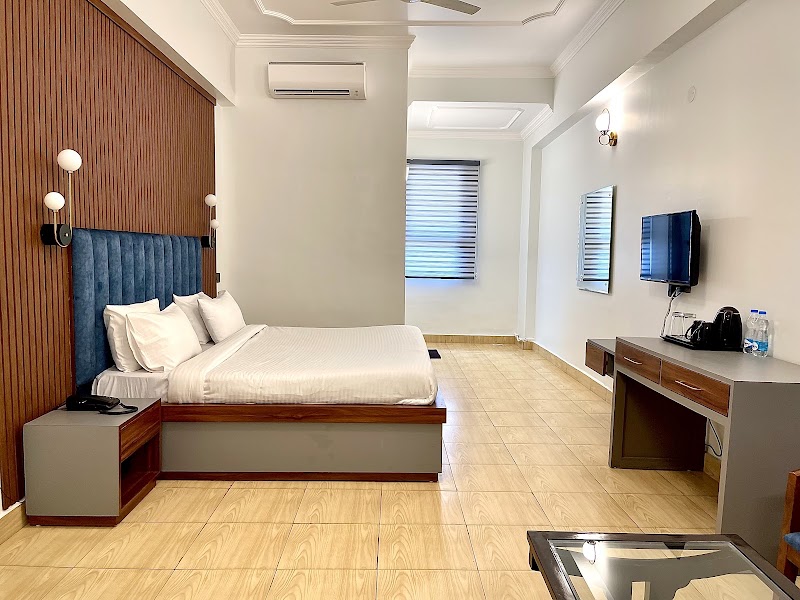 Hotel TRG - Hotel TRG 29 Gaurimal Complex, Rail Head Complex, near, Bahu Rd, Trikuta Nagar, Jammu, 180012