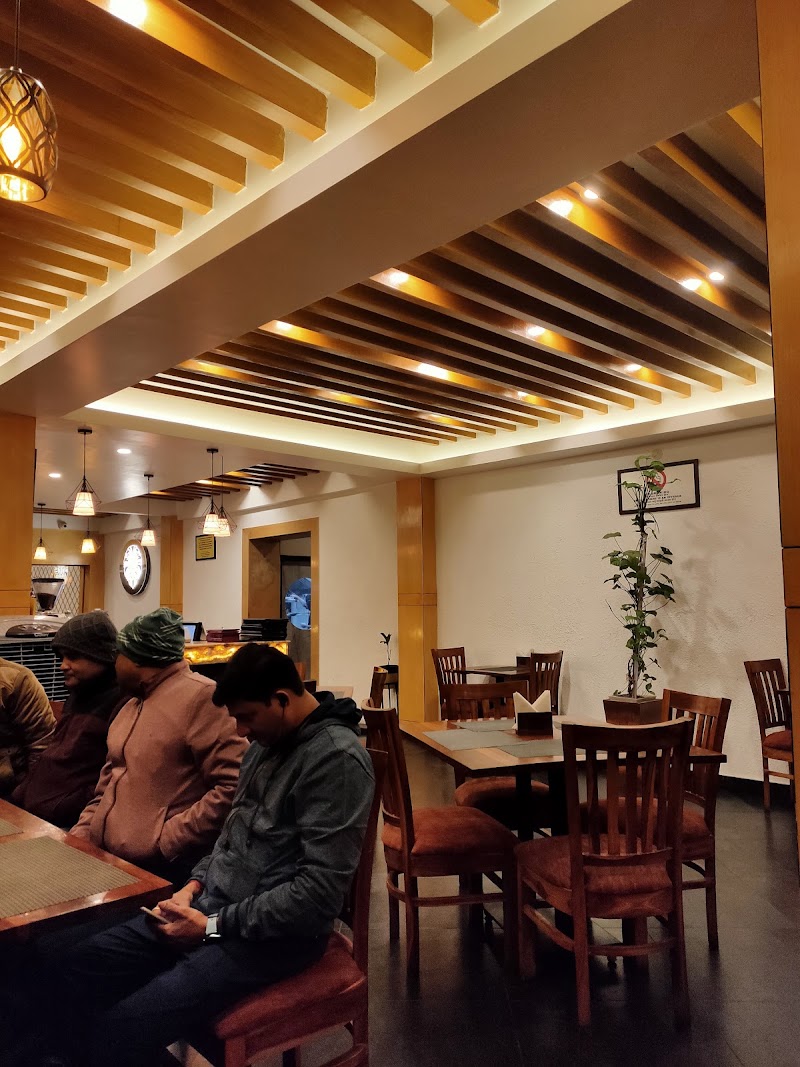 SHER-E-PUNJAB FAMILY RESTAURANT & BAR (MG ROAD) - SHER-E-PUNJAB FAMILY RESTAURANT & BAR (MG ROAD) MG ROAD, above HDFC BANK, opposite BATA, Arithang, Gangtok, Sikkim 737101, India
