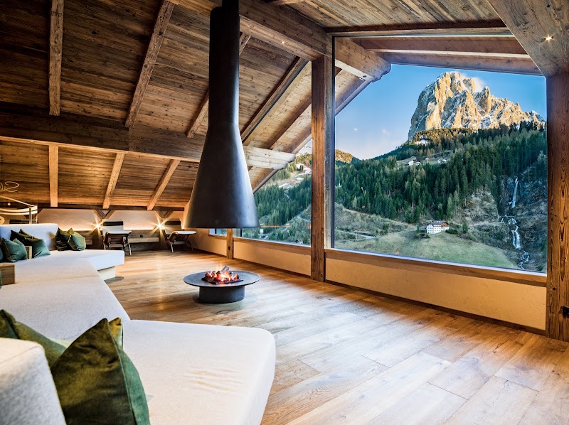 Pension Vernel - Pension Vernel Str. Val, 49, 39047 Santa Cristina Valgardena BZ, Italy