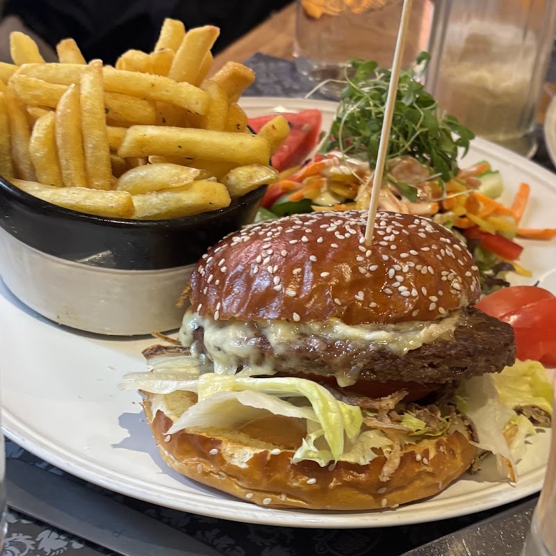 Café de Paris - Café de Paris Marktgasse 14, 3800 Interlaken, Switzerland