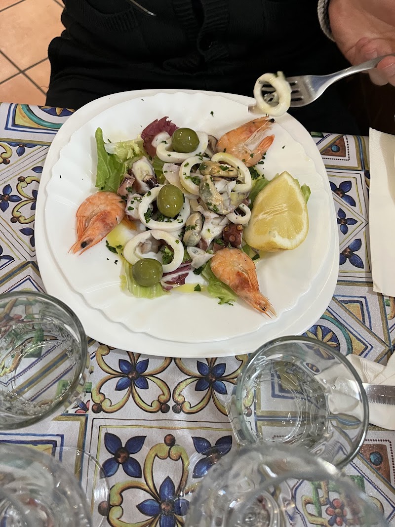 'O Tabaccaro - 'O Tabaccaro, Piazzetta Marinari, 80132 Napoli NA, Italy