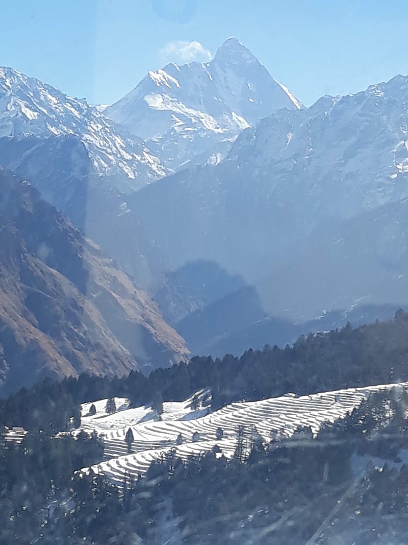 Auli Hill Station - Auli Hill Station GHH7+CF3, Auli Laga Salude, Uttarakhand 246443, India