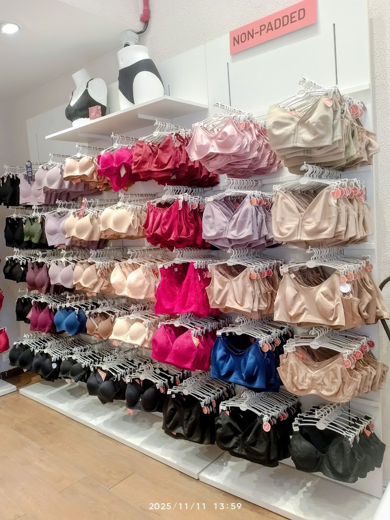 Zivame - Good Earth City Centre Mall, Gurugram - Zivame - Good Earth City Centre Mall, Gurugram No. 69, GF, Good Earth City Center, Pocket H, Nirvana, Sector 50, Gurugram, Haryana 122018, India