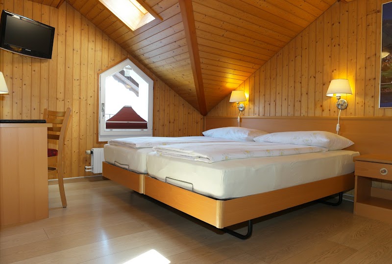 Hotel Rössli Interlaken - Hotel Rössli Interlaken Hauptstrasse 10, 3800 Unterseen, Switzerland