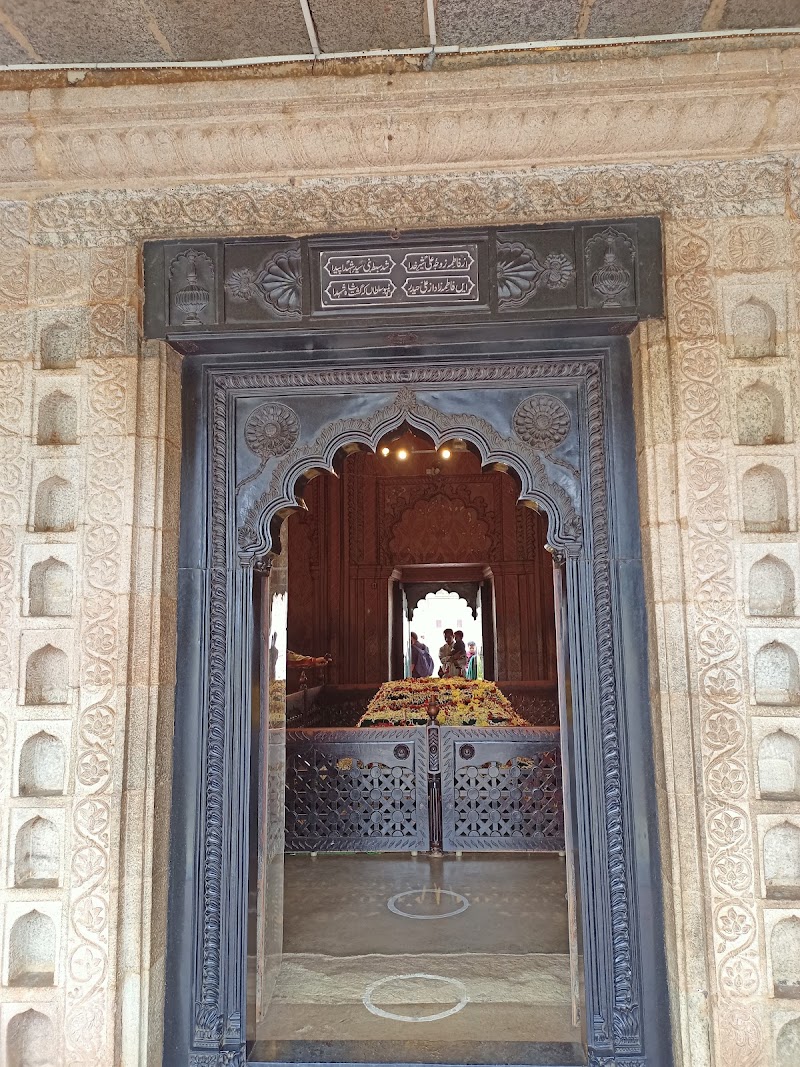 Gumbaz-e-Shahi - Gumbaz-e-Shahi, CP67+2H2, Gumbaz Rd, Ganjam, Srirangapatna, Karnataka 571477, India