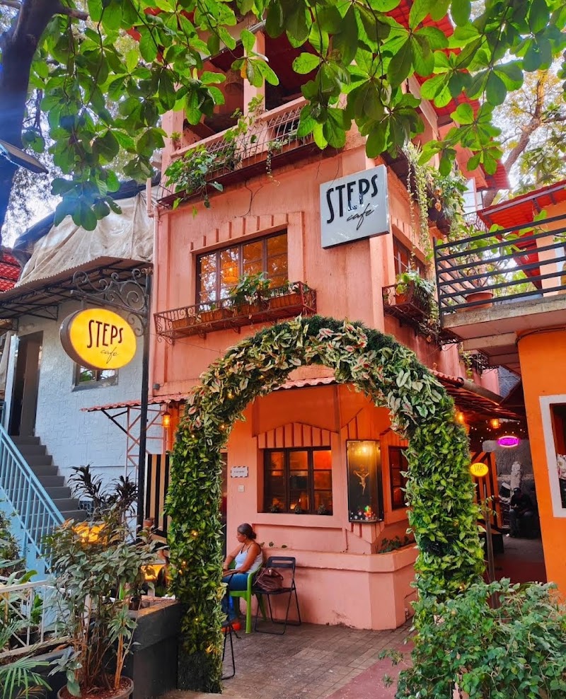 Steps Café